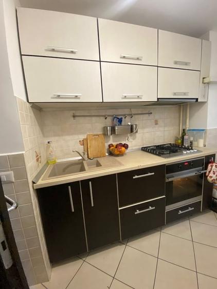 Apartament cu 4 camere decomandat în Veteranilor