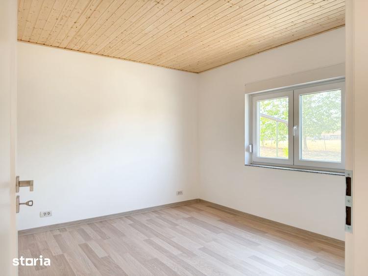 Casă cu 7 camere cu Teren 2800 Mp în Șagu