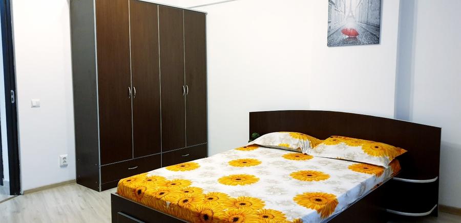 Apartament cu 3 camere decomandat, mobilat în Alexandru Obregia