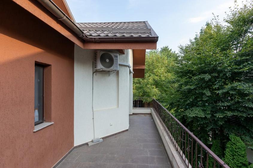 Casă individuală cu 5 camere cu Canalizare în Gherăiești