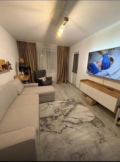 Apartament cu 3 camere decomandat în Central