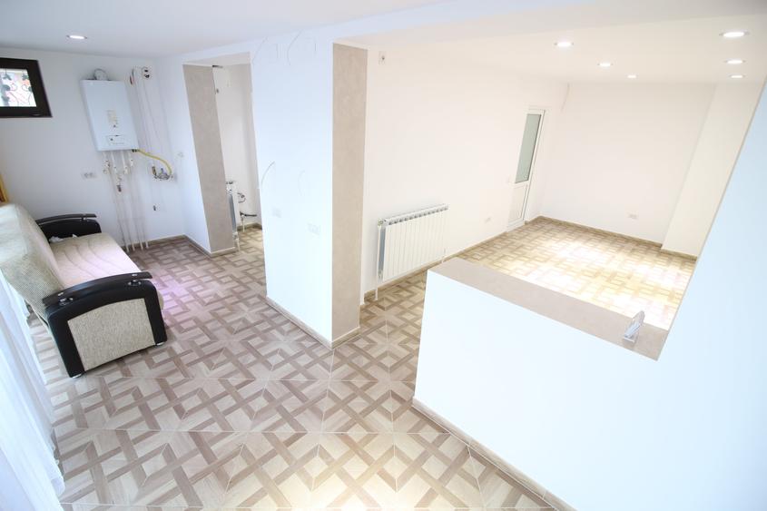 Apartament cu 2 camere în Micro 20