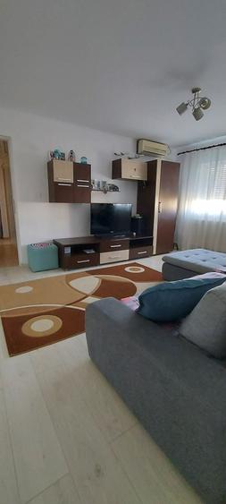 Apartament cu 2 camere semidecomandat în Cornești