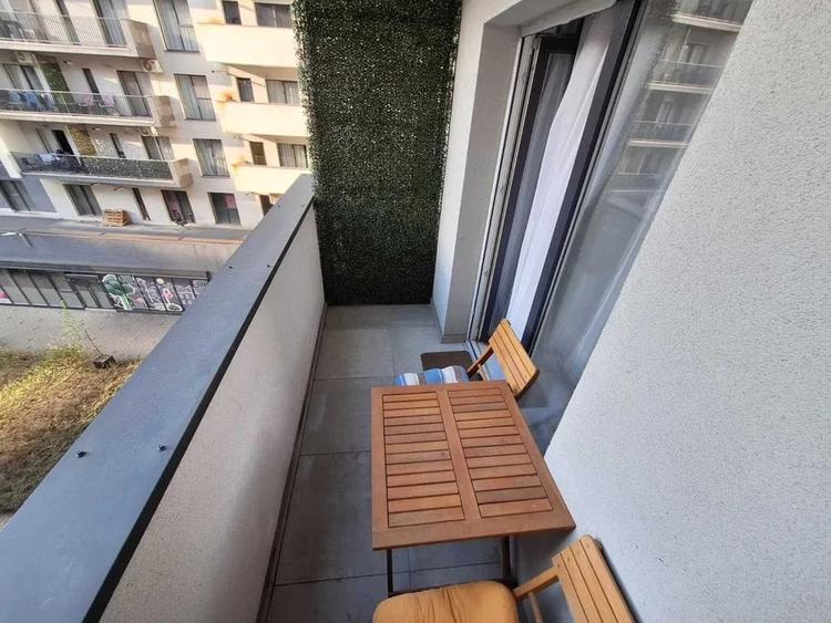 Apartament cu 2 camere semidecomandat, mobilat în Mărăști