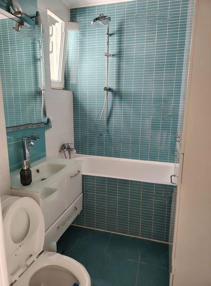 Apartament cu 3 camere semidecomandat, mobilat în Titan