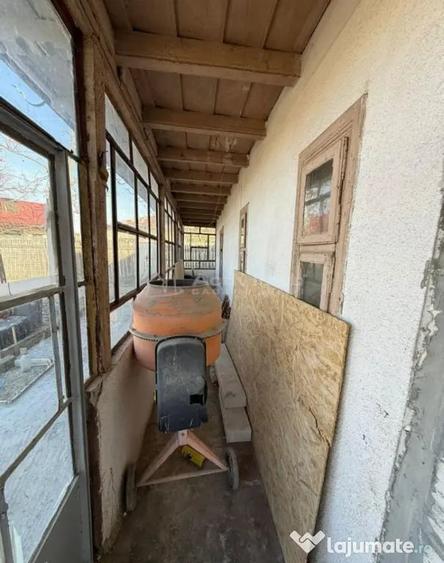 Casă cu 3 camere cu Teren 900 Mp în Central