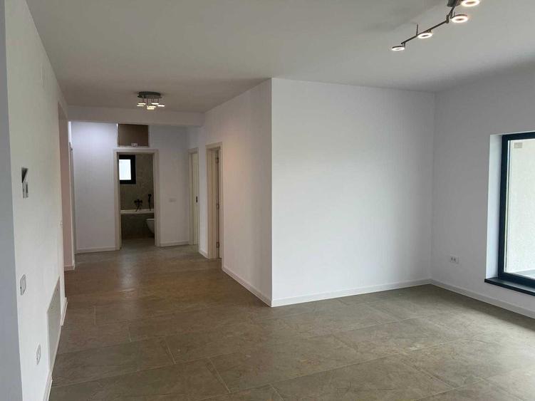 Casă cu 4 camere în Tărlungeni