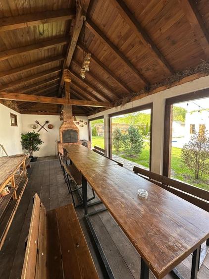 Casă individuală cu 12 camere cu Piscina în Băișoara