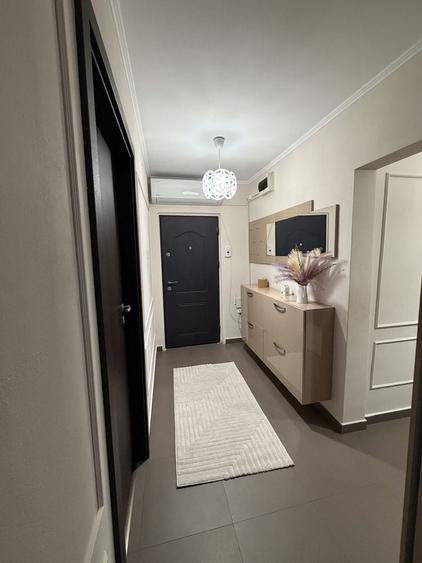 Apartament cu 3 camere decomandat în Soarelui