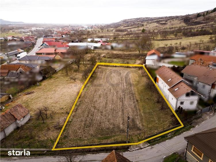 Teren de 2261 mp, în Central