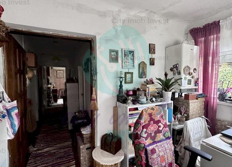 Casă individuală cu 3 camere cu Canalizare în Vitan