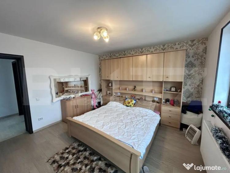 Casă cu 6 camere cu Teren 2000 Mp în Aeroport