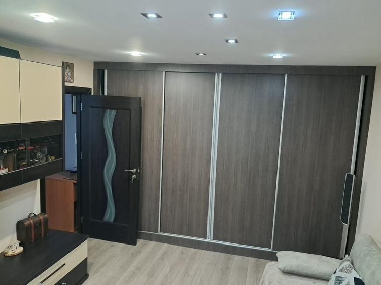Apartament cu 2 camere decomandat în Precista