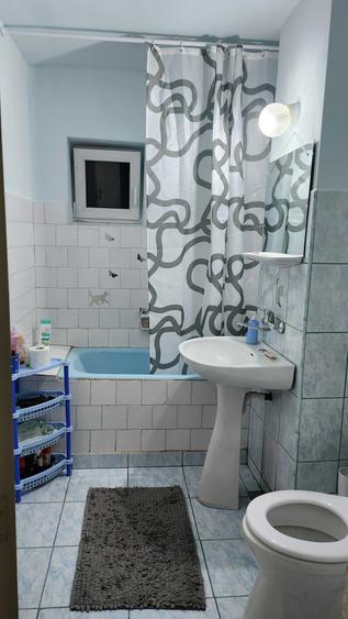 Apartament cu 3 camere decomandat în Republicii