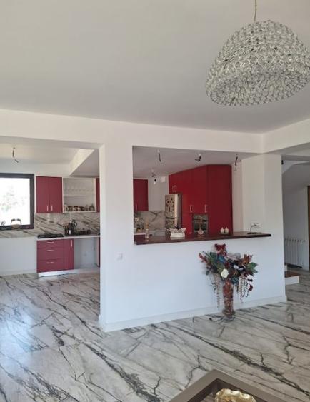 Casă individuală cu 5 camere cu Canalizare în Cornu de Jos (Cornu)
