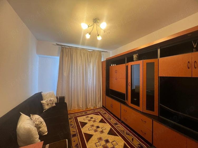 Apartament cu 3 camere decomandat în Complex Studențesc