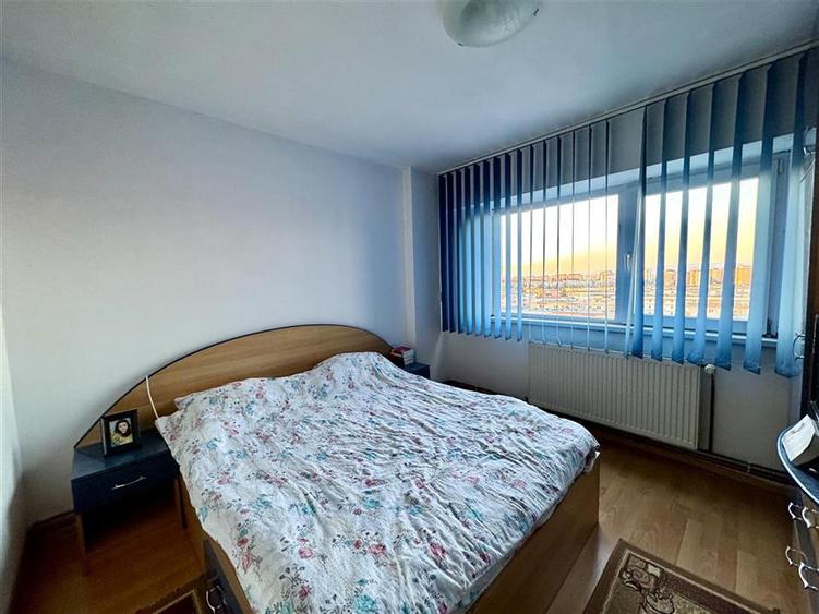 Apartament cu 3 camere decomandat, mobilat în Județean
