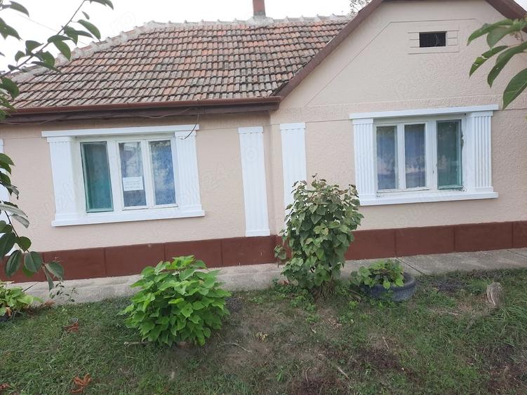 Casă cu 3 camere cu Teren 800 Mp în Central