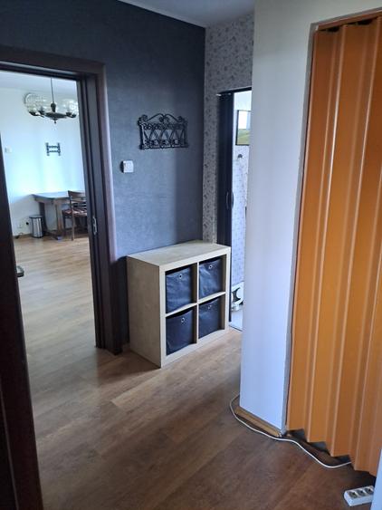 Apartament cu 3 camere semidecomandat în Obor