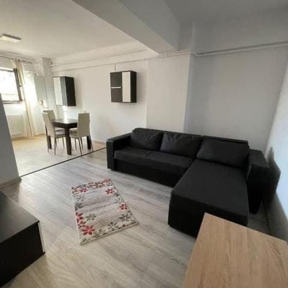 Apartament cu 2 camere semidecomandat în Cârlig