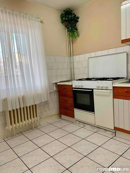 Apartament cu 3 camere decomandat în Dacia
