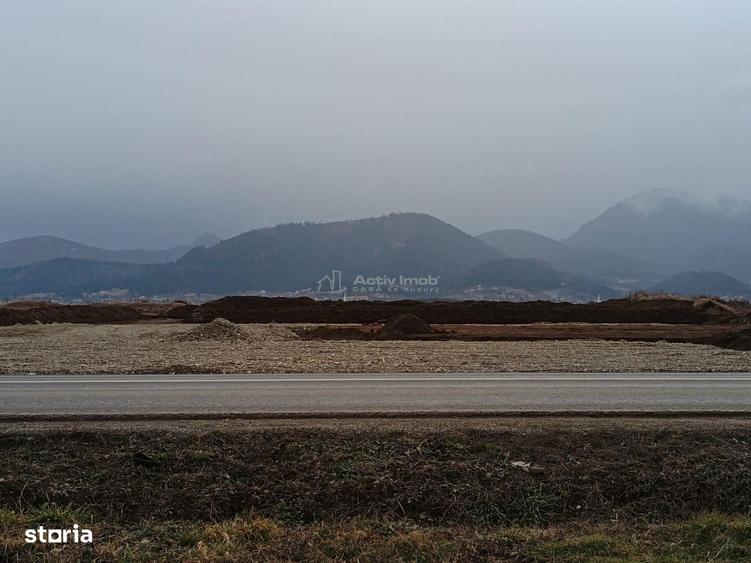 Teren de 9000 mp, în Est