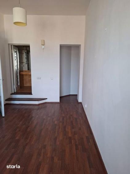 Casă cu 4 camere cu Teren 143 Mp în Dorobanților