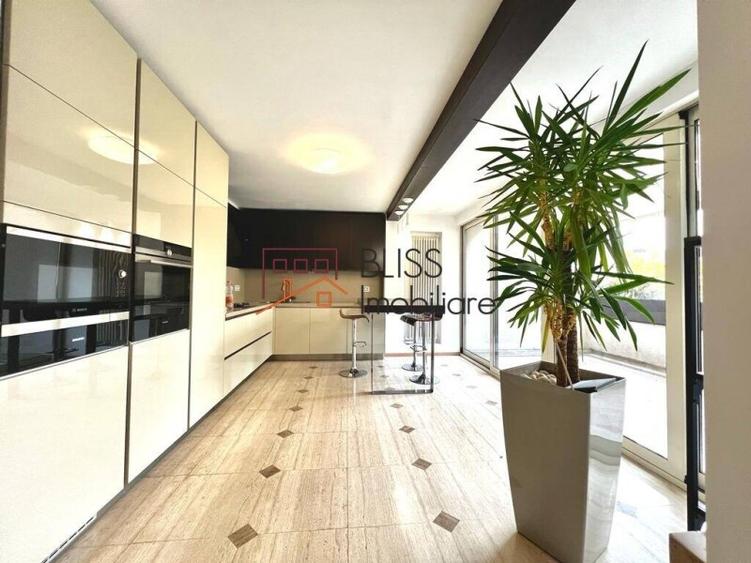 Apartament cu 6 camere decomandat în Kiseleff