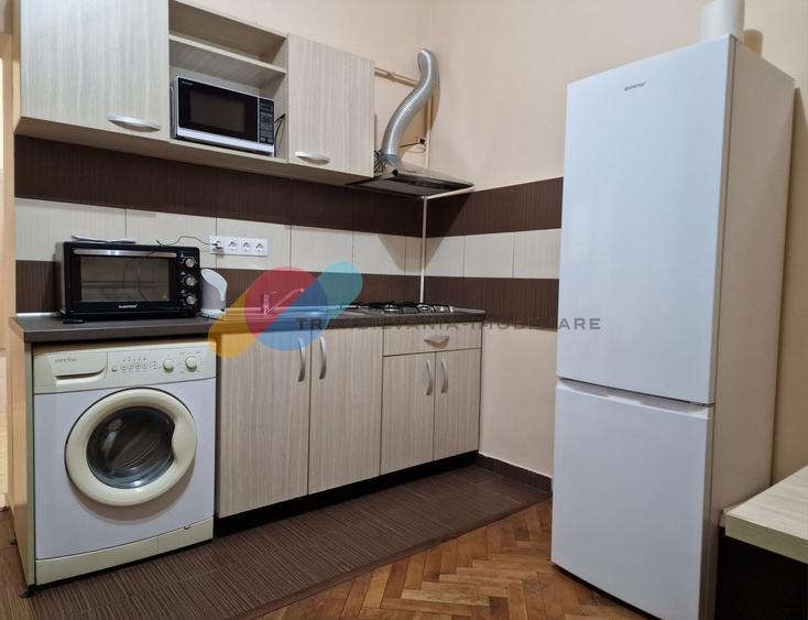 Apartament cu 2 camere decomandat, mobilat în Central
