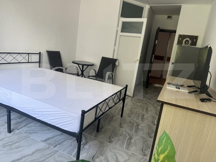 Garsonieră nedecomandată, mobilată în Micro 12