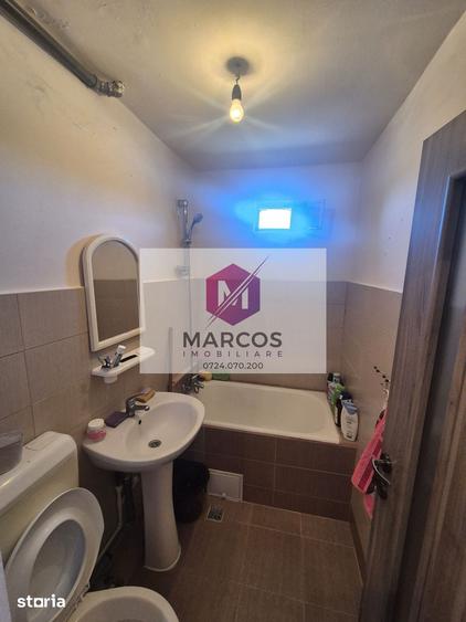 Apartament cu 3 camere semidecomandat în Central