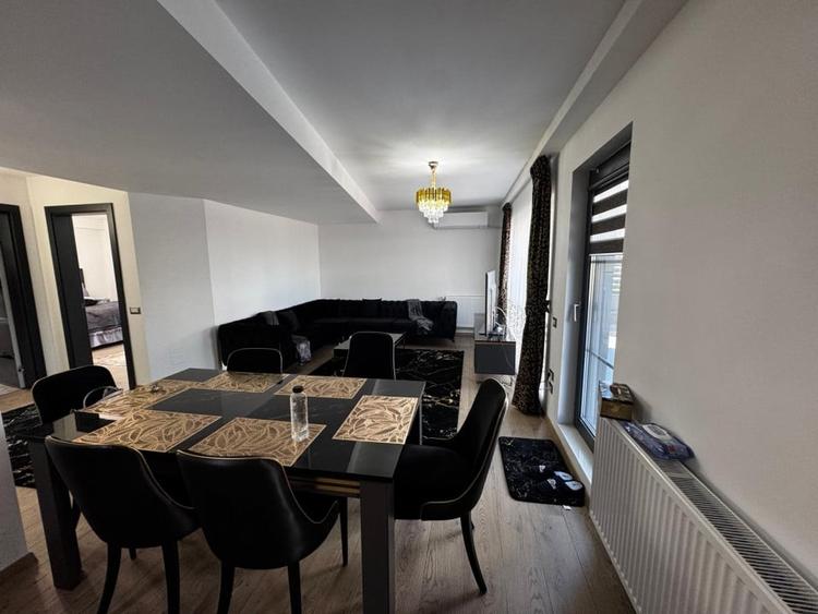 Apartament cu 4 camere decomandat, mobilat în Sud