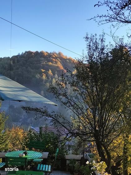 Casă cu 7 camere cu Teren 1350 Mp în Bran