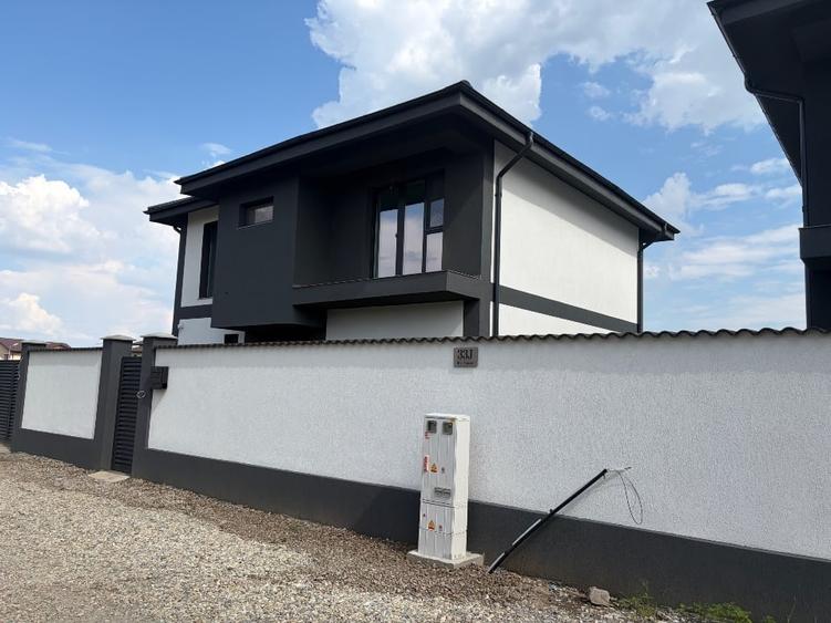 Casă individuală cu 3 camere cu Teren 300 Mp în Central