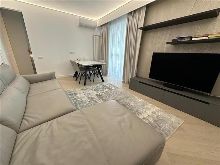 Apartament cu 3 camere decomandat, mobilat în Pipera