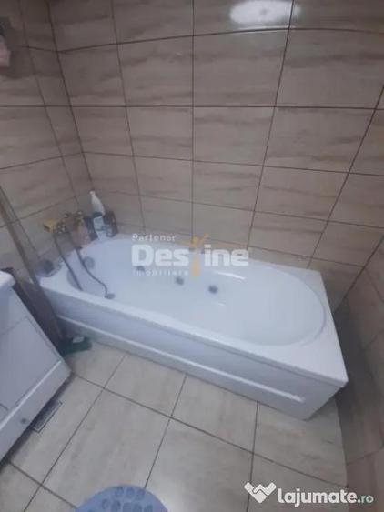 Casă cu 5 camere cu Teren 1675 Mp în Josani