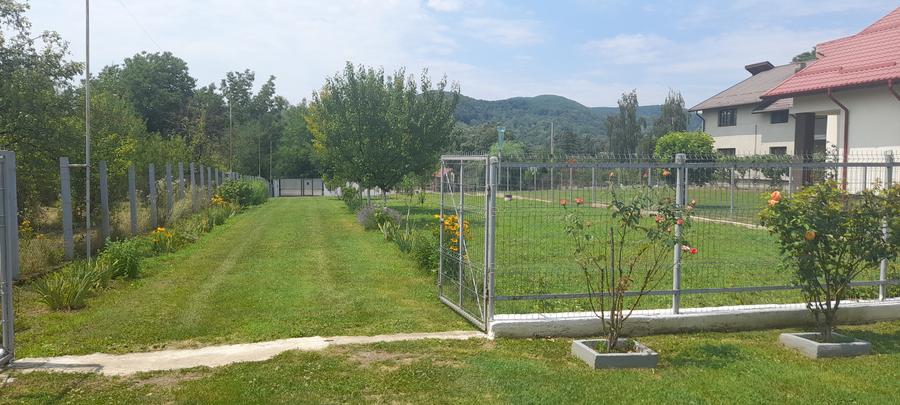 Casă individuală cu 5 camere cu Canalizare în Periferie