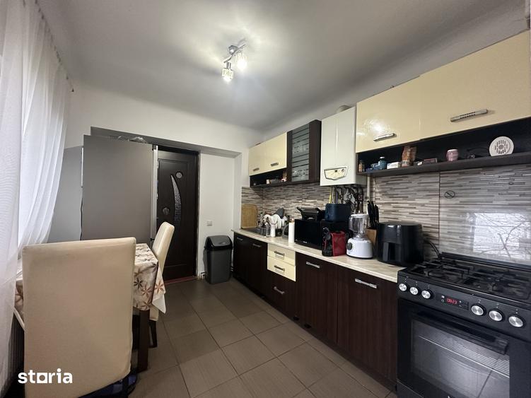 Casă cu 4 camere cu Teren 380 Mp în Traian