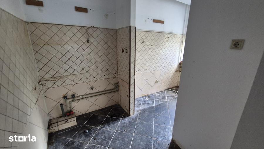 Casă cu Teren 1364 Mp în Poiana Țapului