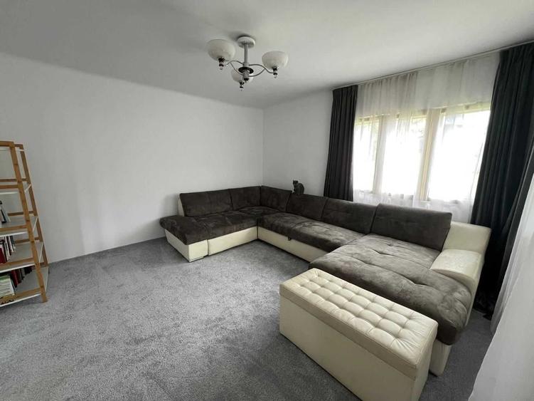Casă cu 3 camere în Nucșoara de Sus