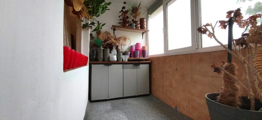 Apartament cu 4 camere semidecomandat în Gorjului