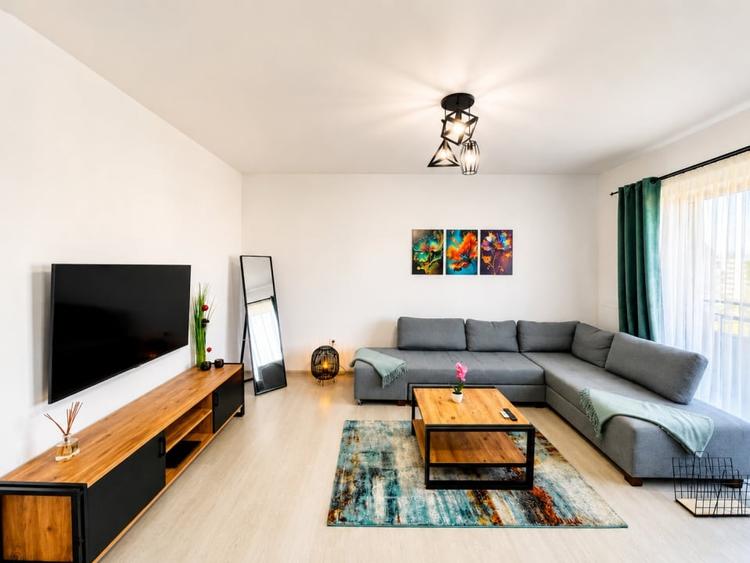Apartament cu 2 camere decomandat, mobilat în Tractorul