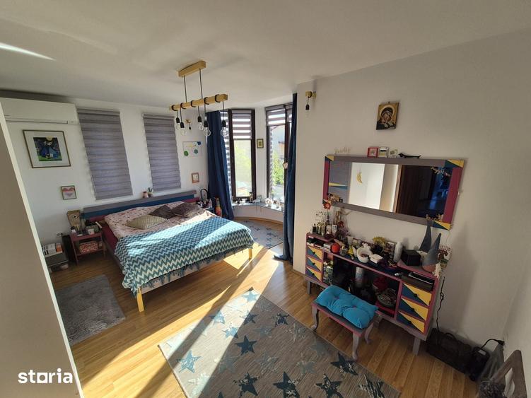Casă cu 5 camere cu Teren 247 Mp în Central