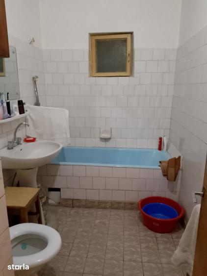 Apartament cu 3 camere decomandat în Călărași
