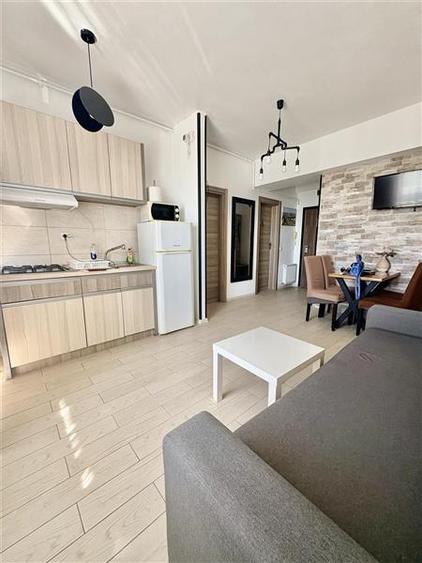 Apartament cu 2 camere decomandat, mobilat în Exterior Est