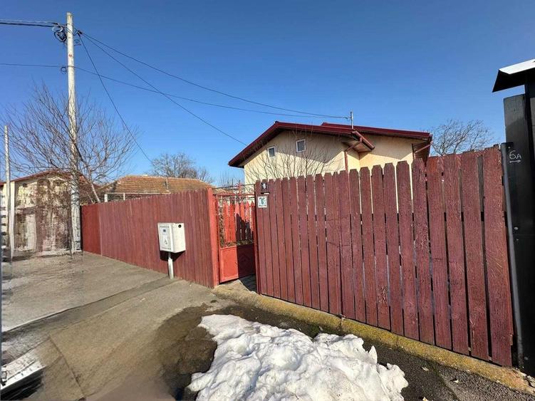 Casă cu 2 camere cu Teren 141 Mp în Central