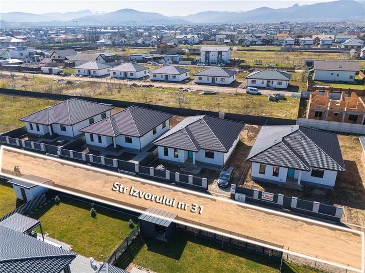 Casă individuală cu 4 camere cu Teren 500 Mp în Exterior Est