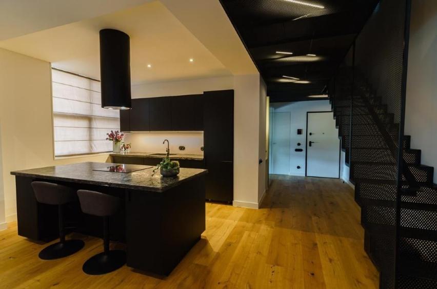 Apartament cu 4 camere decomandat, mobilat în Floreasca