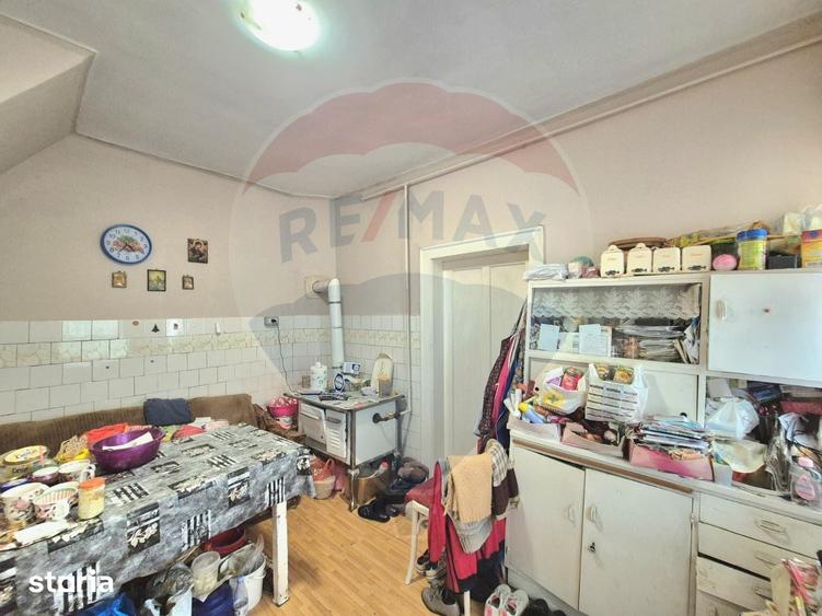 Casă cu 3 camere cu Teren 1100 Mp în Pârneava