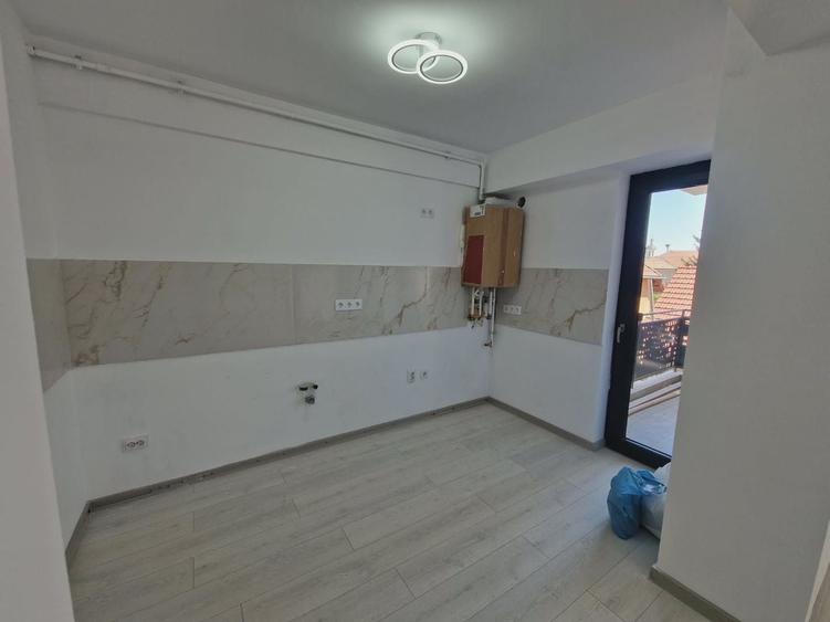 Apartament cu 3 camere semidecomandat în Someșeni